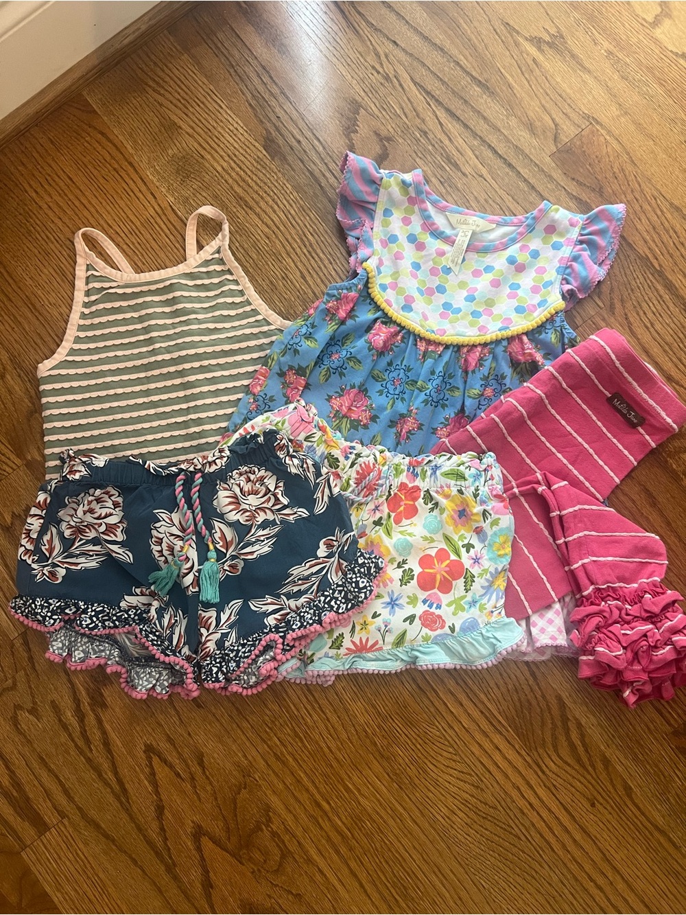 Matilda Jane Girls Size 6 Lot- Mixed Pattern Playwear- 5 pieces.